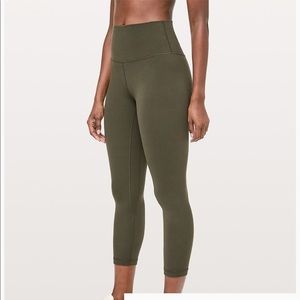 Lululemon cropped align olive color never worn